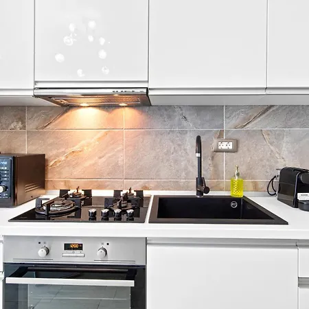 Evana Sunrise - Pool And Apartman Năvodari