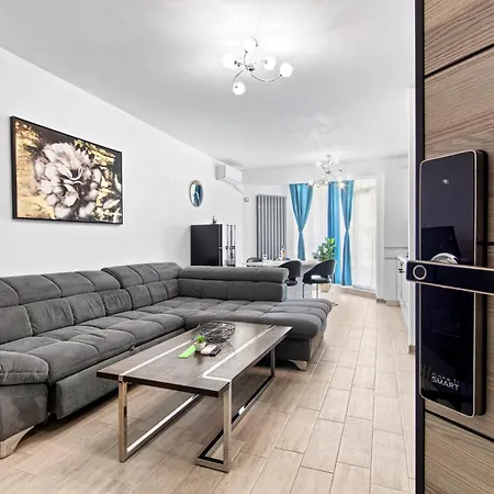 Evana Sunrise - Pool And Apartman *