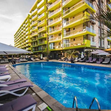 Evana Sunrise - Pool And *