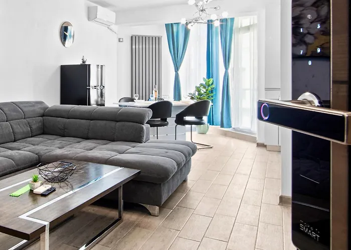 Evana Sunrise - Pool And *