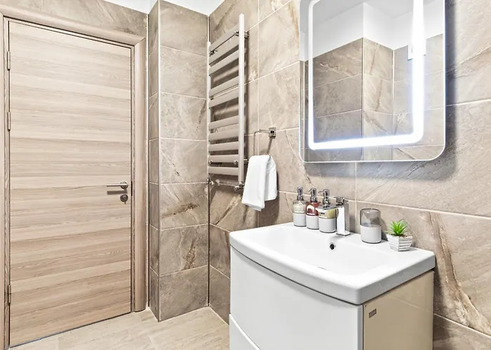 Evana Sunrise - Pool And *