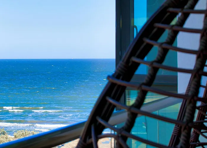 Evana Sunrise - Pool And Navodari